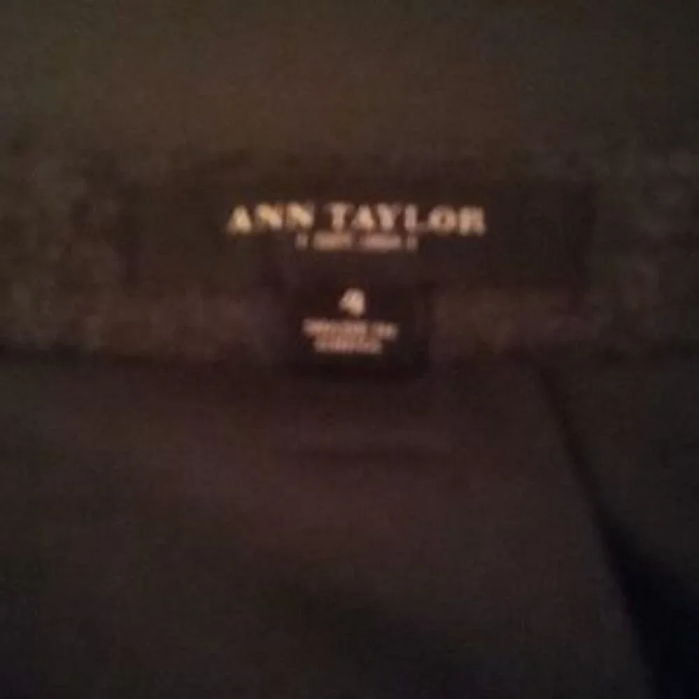 Gray lined pencil skirt size 4 - Picture 2 of 6